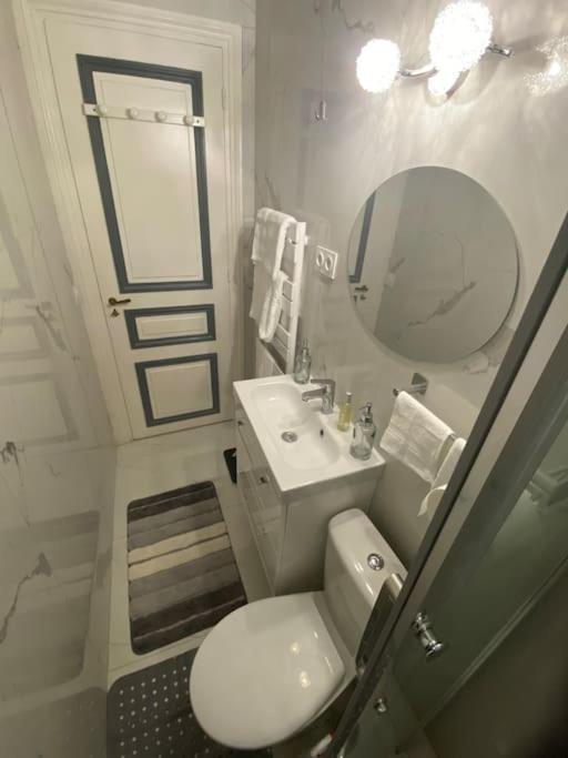 Premium Studio 2 Minutes Walk From Champs-Elysees Paris Eksteriør billede